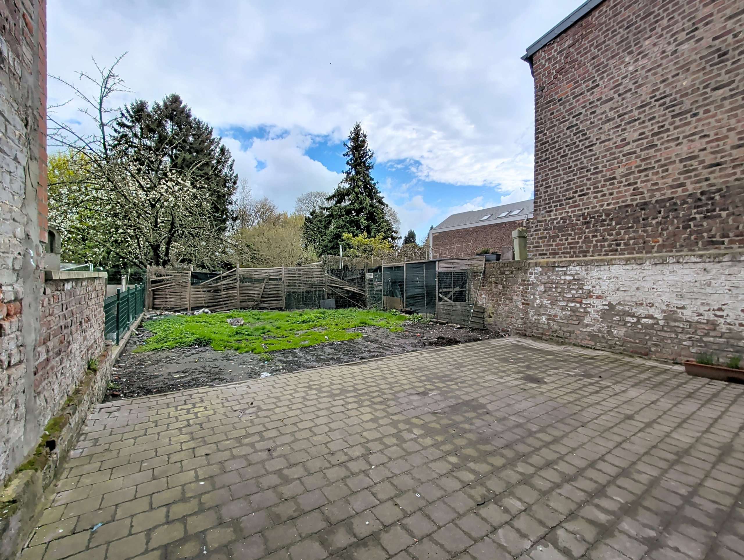 260330_ans_00010 đĄ Ă vendre Ă Ans â Maison 3 façades avec jardin, terrasse et beau potentiel