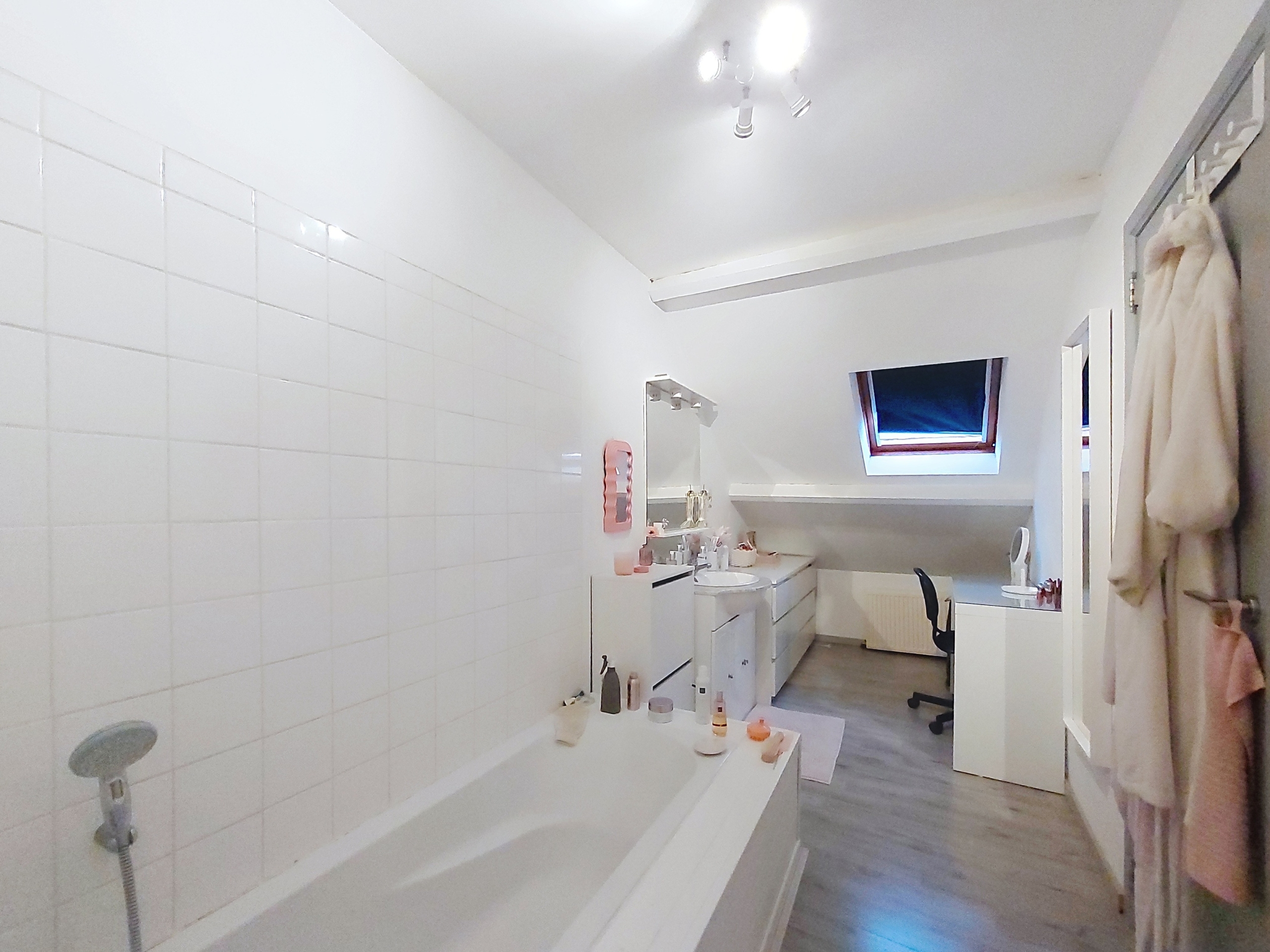 Maison rénovée avec 4 chambres (Othée)