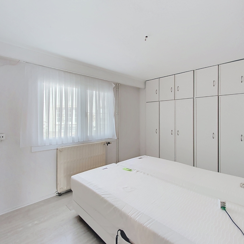🏡 À LOUER – Magnifique bungalow avec beaux volumes, garage, jardin et panneaux photovoltaïques