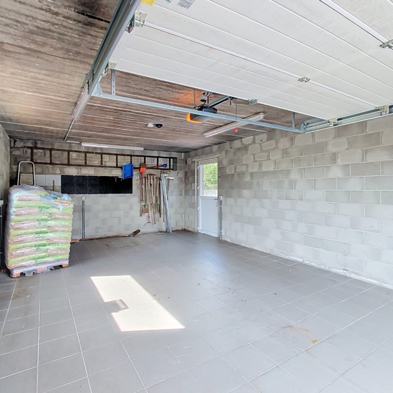 🏡 À LOUER – Magnifique bungalow avec beaux volumes, garage, jardin et panneaux photovoltaïques