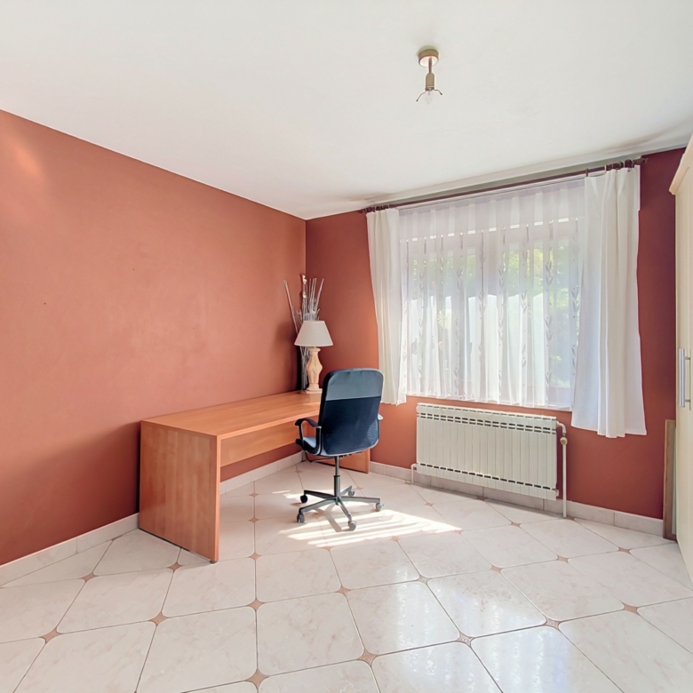 🏡 Maison 3 façades aux multiples possibilités à Ans
