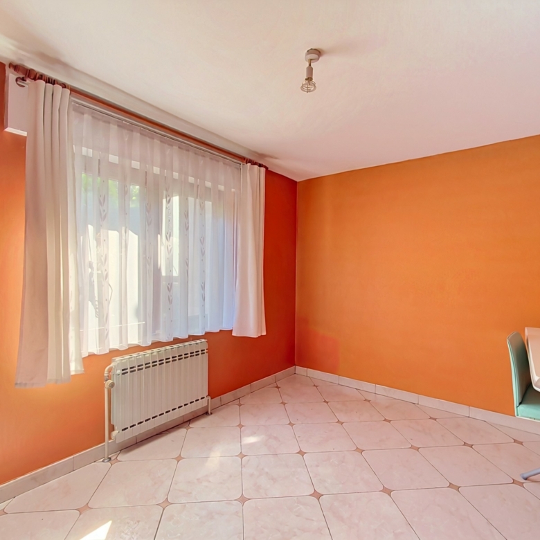 🏡 Maison 3 façades aux multiples possibilités à Ans