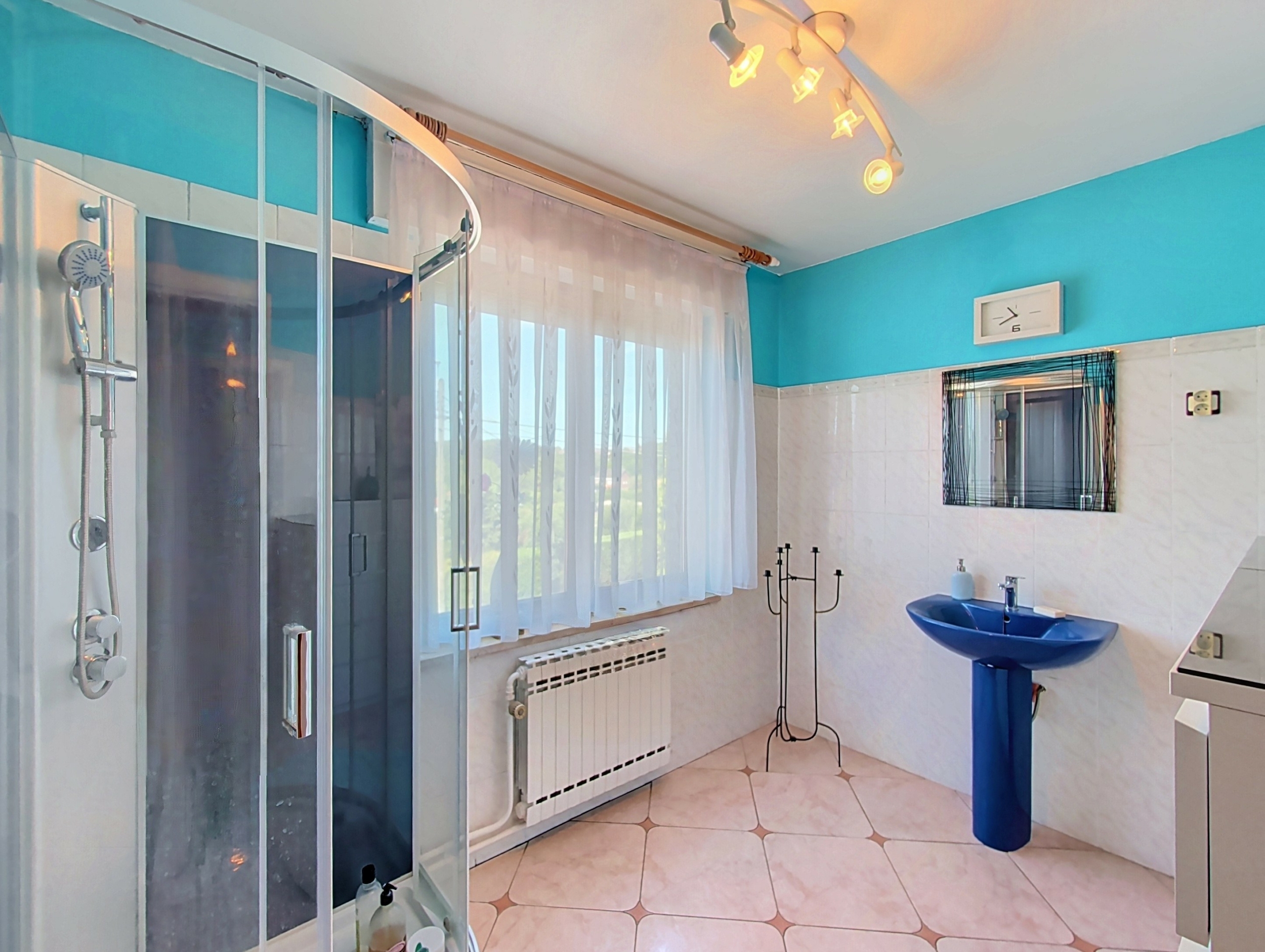 🏡 Maison 3 façades aux multiples possibilités à Ans