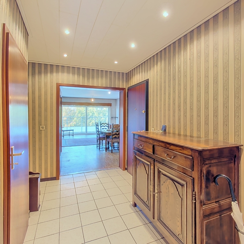 Appartement 1 chambre avec 2 balcons et 1 garage à Ans