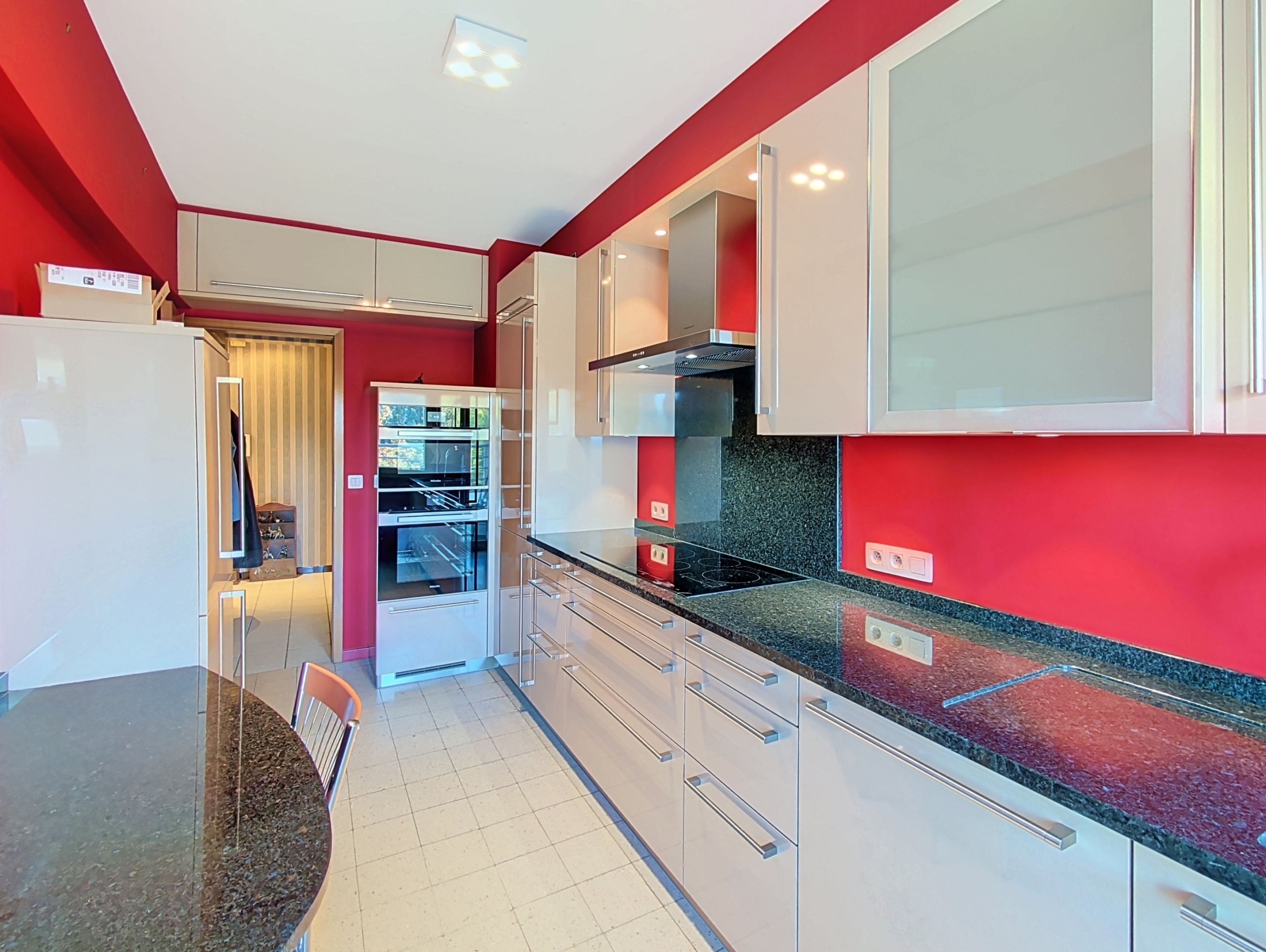 Appartement 1 chambre avec 2 balcons et 1 garage à Ans