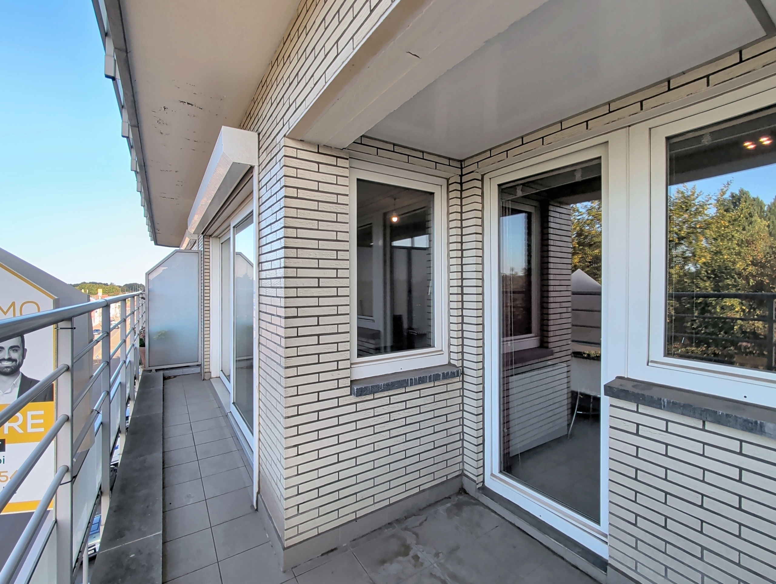 Appartement 1 chambre avec 2 balcons et 1 garage à Ans