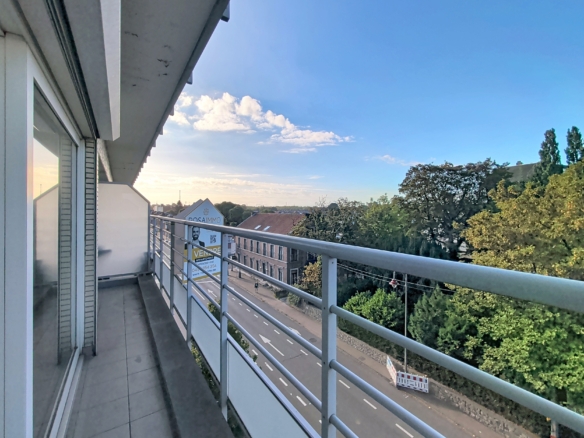 Appartement 1 chambre avec 2 balcons et 1 garage à Ans
